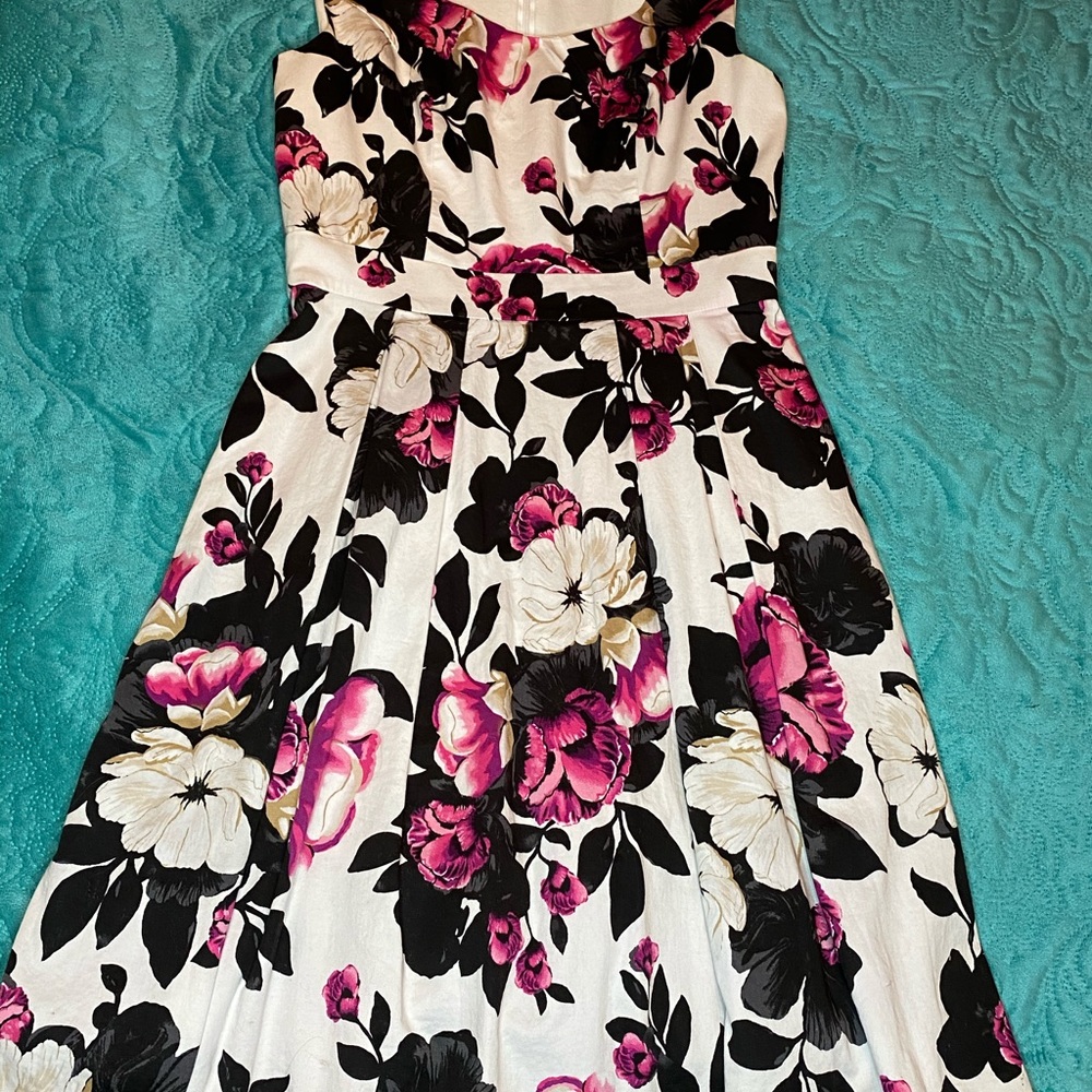 Dress - Picture 4 of 5